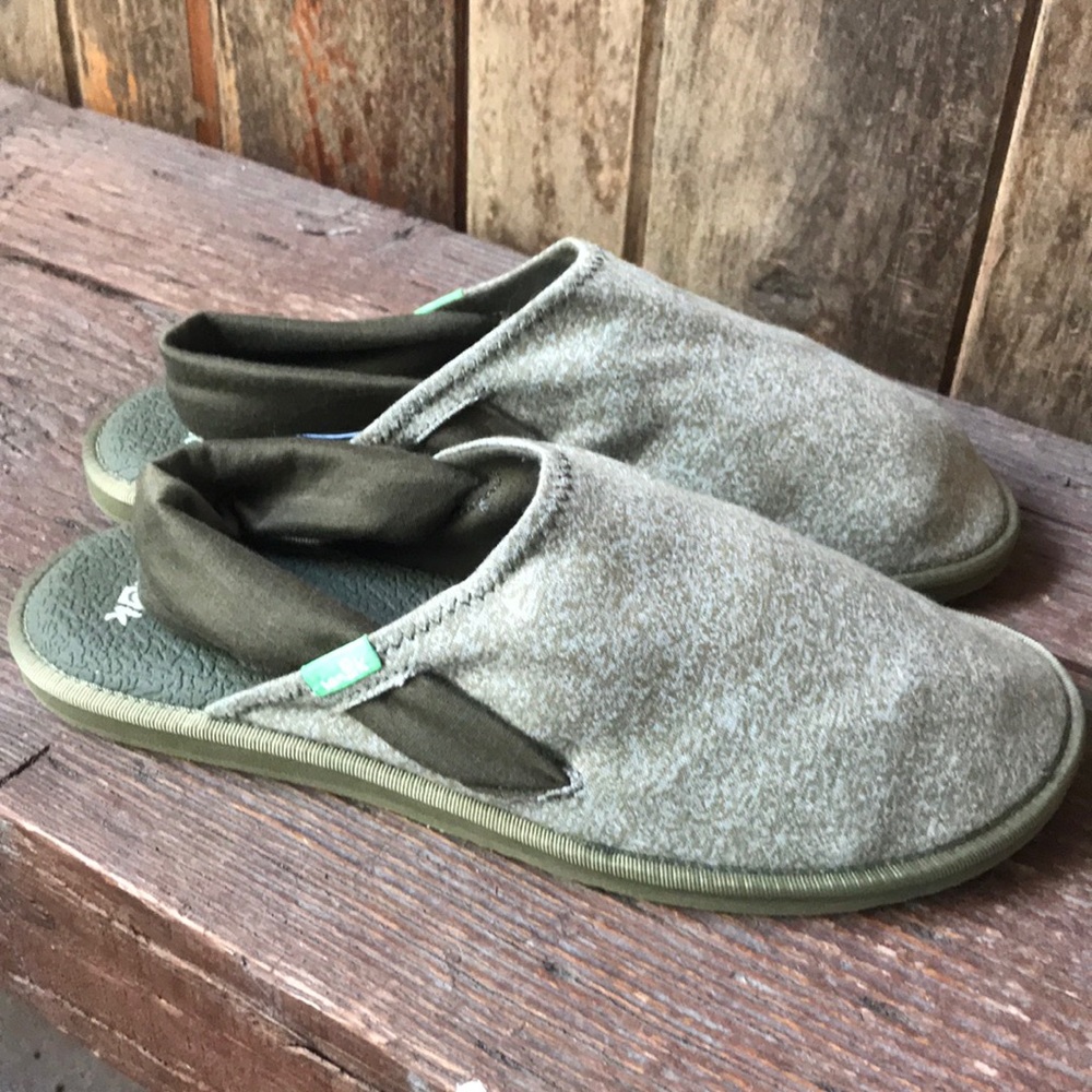Sanuk yoga slippers. Size 8.